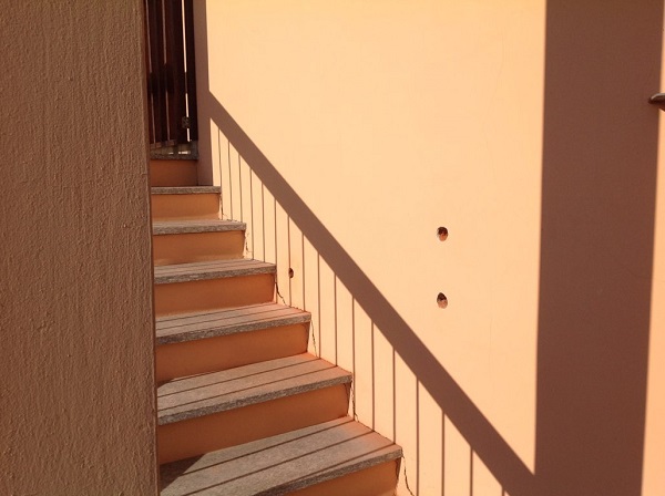 Isolamento casa. Insufflaggio muri perimetrali. Bellinzago Novarere, Novara.