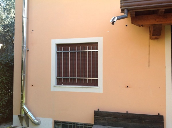 Isolamento casa. Insufflaggio muri perimetrali. Bellinzago Novarere, Novara.