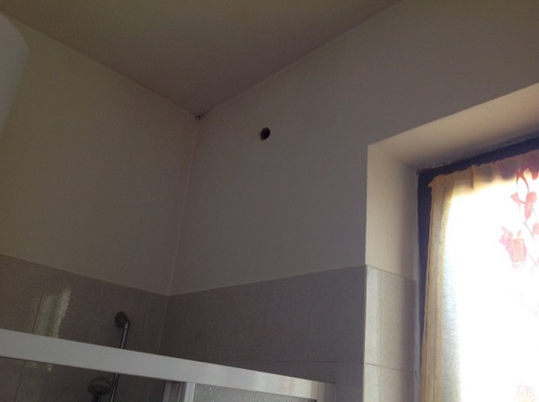 Isolamento casa. Insufflaggio muri perimetrali. Casale Monferrato, Alessandria.