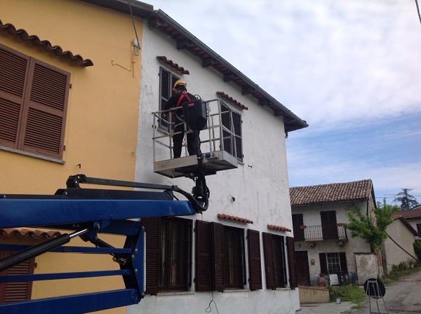 Isolamento casa. Insufflaggio muri perimetrali. Cerrina Monferrato, Alessandria.