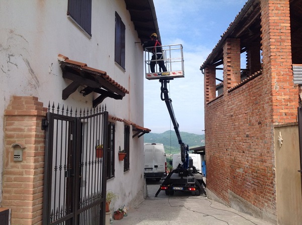 Isolamento casa. Insufflaggio muri perimetrali. Cerrina Monferrato, Alessandria.