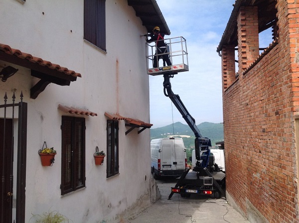 Isolamento casa. Insufflaggio muri perimetrali. Cerrina Monferrato, Alessandria.
