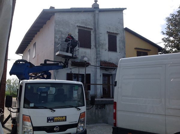 Isolamento casa. Insufflaggio muri perimetrali. Cerrina Monferrato, Alessandria.