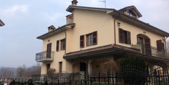 Isolamento casa. Cappotto muri perimetrali. Stazzano, Alessandria.