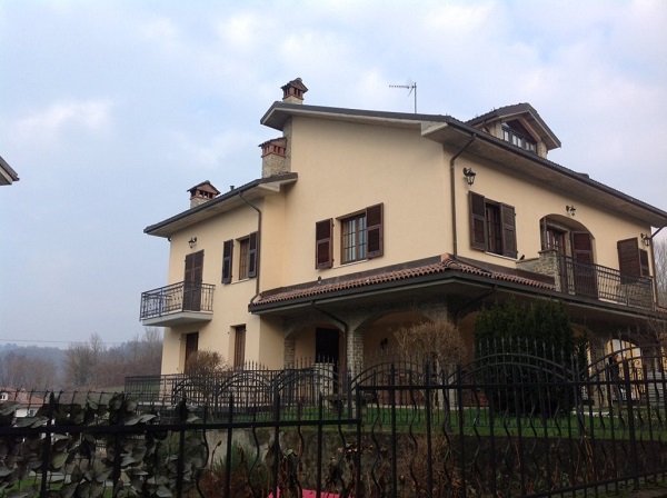 Isolamento casa. Cappotto muri perimetrali. Stazzano, Alessandria.