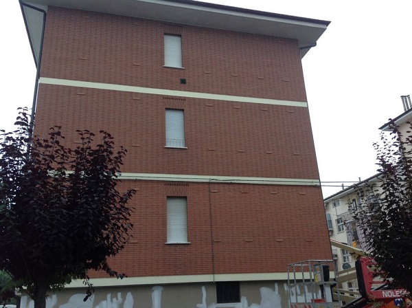 Isolamento condominio. Insufflaggio muri perimetrali. Alba, Cuneo.