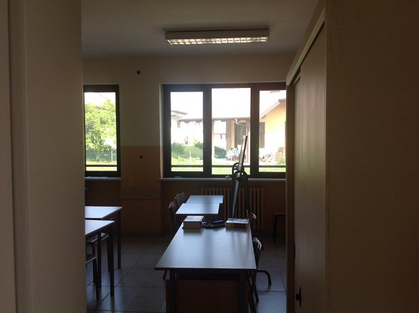 Isolamento scuola. Insufflaggio muri perimetrali. Piobesi Torinese, Torino.