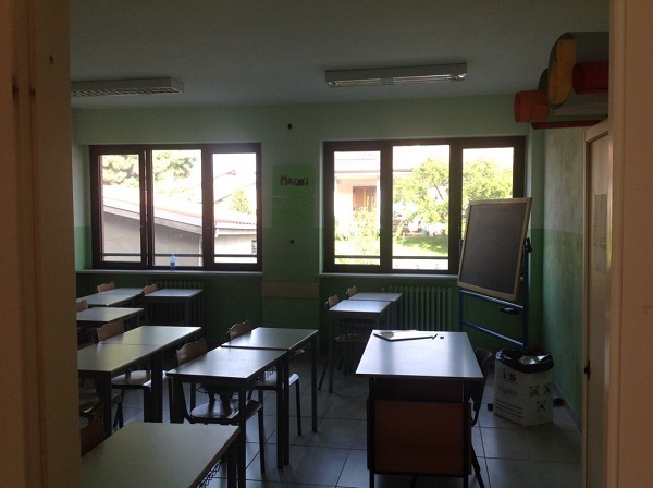 Isolamento scuola. Insufflaggio muri perimetrali. Piobesi Torinese, Torino.