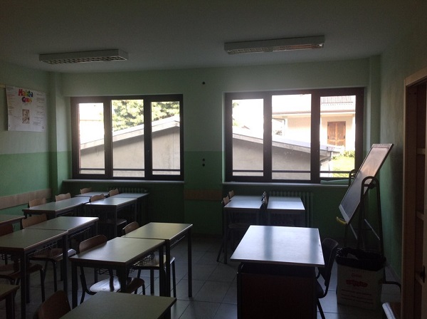 Isolamento scuola. Insufflaggio muri perimetrali. Piobesi Torinese, Torino.